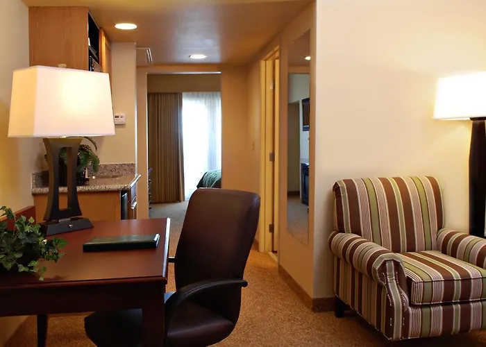 Country & By Radisson, Mesa, Az 4*