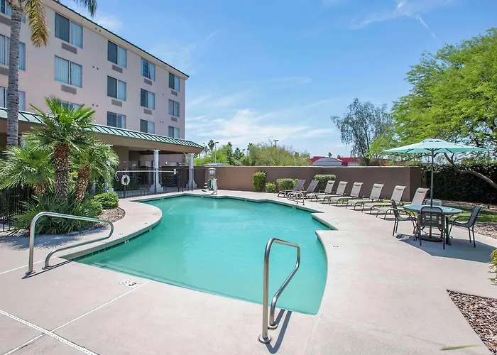 Country & By Radisson, Mesa, Az Hotel 4*